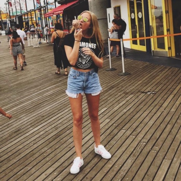 Cutoff Jean shorts - Picture 4 of 4